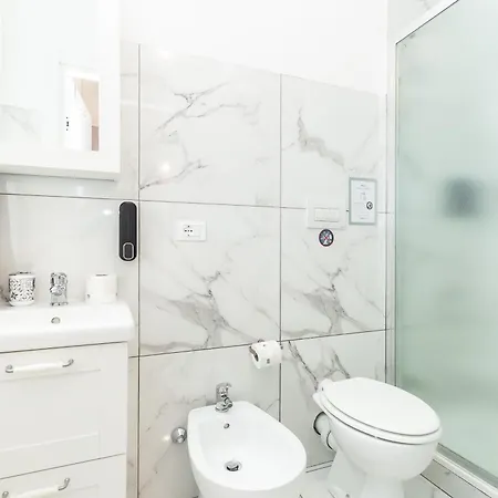 Alojamento de Acomodação e Pequeno-almoço Vittorioveneto126 La Spezia