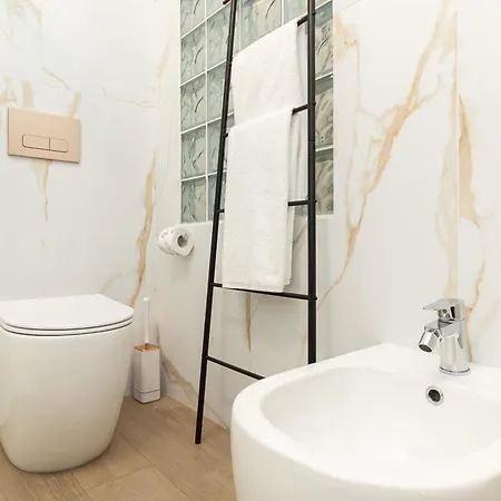 Vittorioveneto126 Couette-café La Spezia